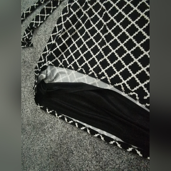 NWT White House Black Market size 6 - Picture 6 of 8